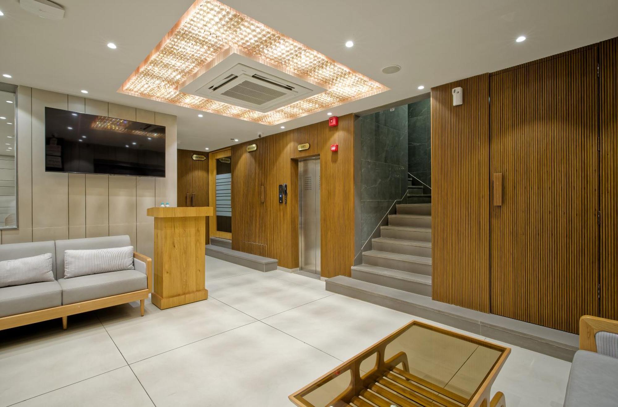 Hotel Lake Point Ahmedabad Exterior photo